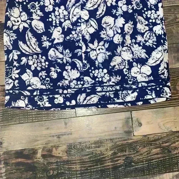 Talbots Blue White lined Dress Mixed Fruit design size 6 - Picture 6 of 8